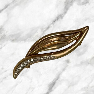 Vintage Gold tone Brooch - leaf  shape with Clear Rhinestone
